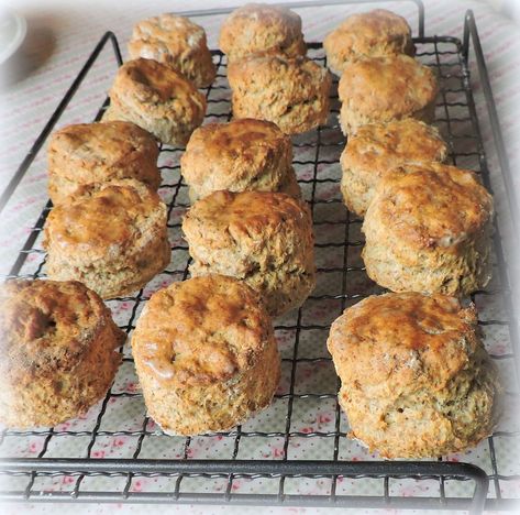 Buscuit Recipe, Bread Flour Recipe, Wheat Flour Recipes, Whole Wheat Biscuits, English Biscuits, Real Food Dinner, Flour Biscuits, Baking Powder Biscuits, Wheat Biscuits