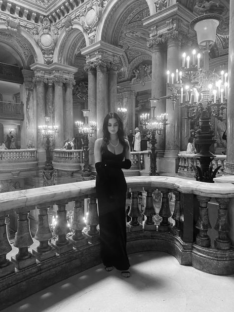 Opera Garnier Photoshoot, Opera Garnier Paris Photoshoot, Opera Aesthetic Outfit, Opera Photoshoot, Opera Outfit Ideas, Opera Outfits, Opera Outfit, Opera Garnier Paris, Opera Dress