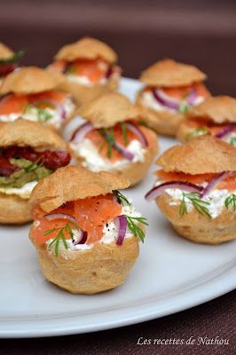 Healthy Christmas Recipes, Gourmet Food Plating, Soup Appetizers, Mini Burgers, Snacks Für Party, Tapenade, Party Food Appetizers, Eclairs, Food Platters