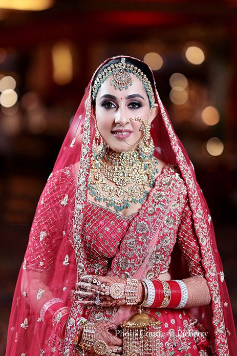 Kundan Jewellery Bridal Wedding Bride, Kundan Bridal Jewellery, Pink Bridal Lehenga, Lavender Outfit, Bridesmaid Photoshoot, Ethnic Beauty, Lehenga Jewellery, Kundan Jewellery Bridal, Indian Wedding Video