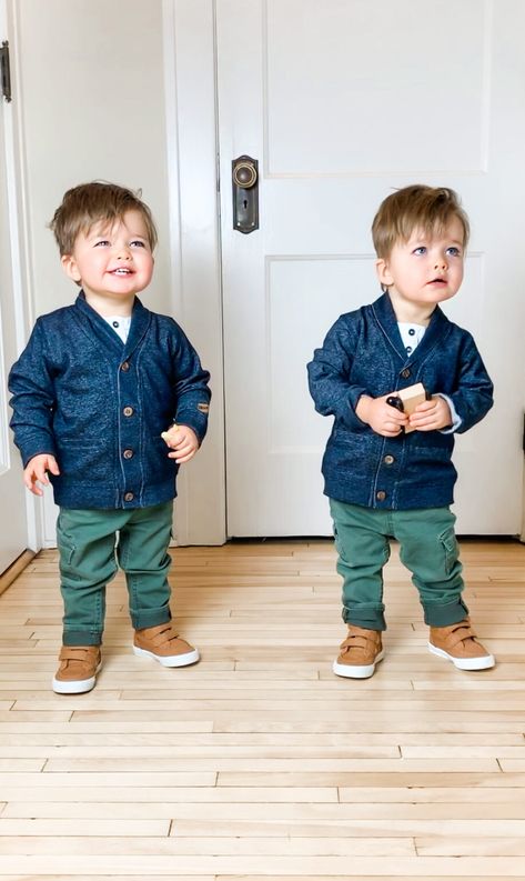 Twins Baby Boy, Twin Boy Outfits, Twins Boy, Toddler Twins, Baby Twins Boy, Twins Boys, Two Kids, Baby Twins, Twin Baby Boys Aesthetic