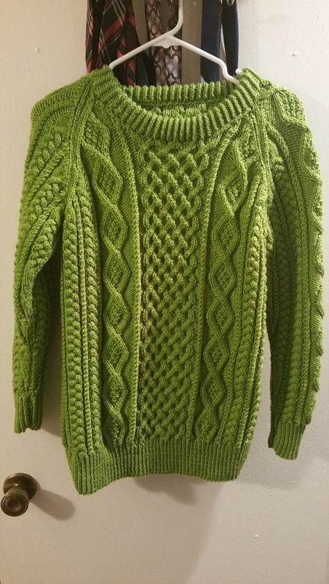 Honeycomb Sweater Knitting Pattern, Aran Stitch Patterns, Mens Cable Knit Sweater Pattern Free, Aran Cardigan Knitting Pattern Free, Aran Sweater Pattern Free, Sweater Patterns To Knit, Cable Knitted Sweaters, Women Dress Ideas, Free Sweater Knitting Patterns