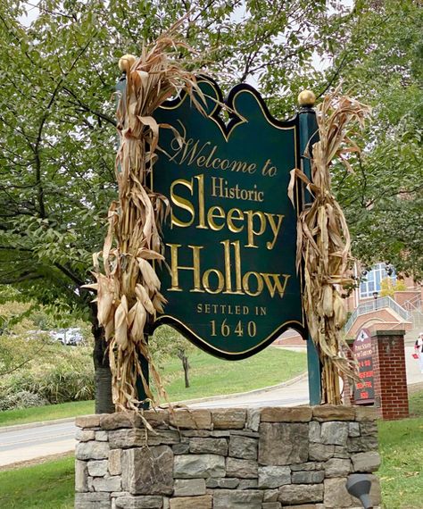 A Vintage Nerd, A Vintage Nerd Travel, New York Guide, Guide to Sleepy Hollow, Travel Tips for Families Sleepy Hollow Town, Pumpkin Blaze, Sleepy Hollow Ny, Sleepy Hollow New York, New York Guide, Sleepy Hollow Cemetery, Travel New York, Annual Day, Sleepy Hollow