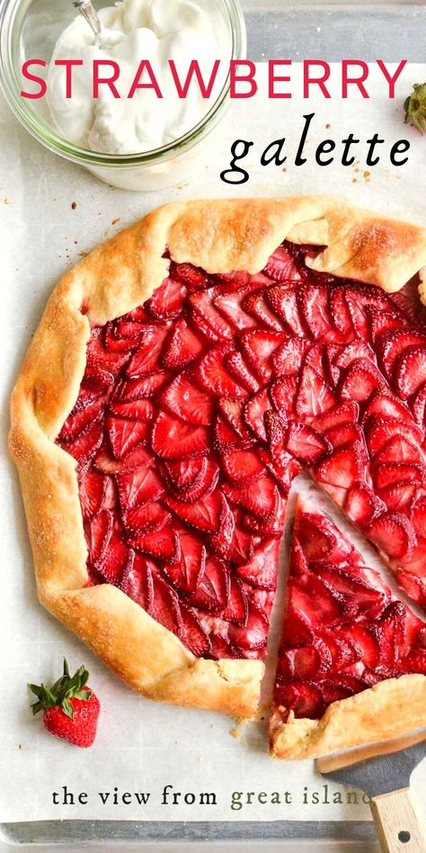 Strawberry Galette Recipe, Dessert Spring, Strawberry Galette, Galette Recipe, Cake Mug, Strawberry Tart, Spring Desserts, Strawberry Pie, Vegan Christmas