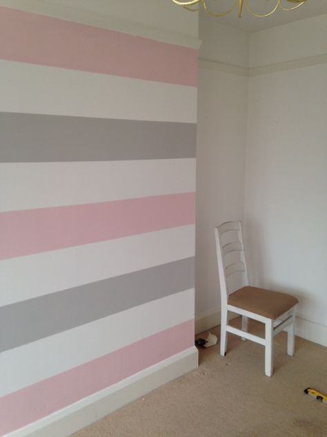 Girls Bedroom Wall Paint Ideas, Girls Bedroom Wall Color, Bedroom Wall Painting Ideas, Striped Walls Bedroom, Pink Striped Walls, Bedroom Wall Painting, Painted Feature Wall, Girls Room Paint, Wall Painting Ideas