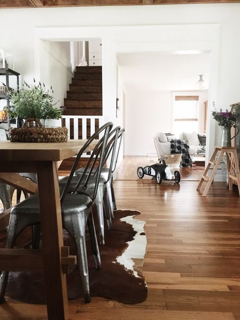 Farmhouse Rugs Dining, Cowhide Rug Dining Room, Johanna Gaines, Cowhide Rug Living Room, Rugs Dining Room, Farmhouse Style Living Room, Kitchen Tables, Rug Dining Room, Hide Rug