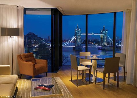 Room with a view: Panoramic views of the London landmarks landed #Cheval Three Quays among the best Cheval Three Quays, London Hotel Room, London Hotel, Apartment In London, Apartment Luxury, 4 Bedroom Apartments, Luxury Services, London Apartment, London Hotels