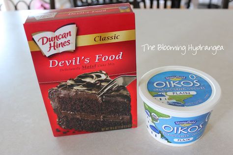 Greek yogurt + chocolate cake mix + water = brownies!  I made this last night in a heart shaped pan about 12x10 and it came out great!   Cooked about 35 min.  It came out like cake, not brownies.  Frosted it....delish! Chocolate Yogurt Cake, Low Fat Brownies, Greek Yogurt Brownies, Greek Yogurt Chocolate, Chocolate Box Cake, Chocolate Cake Mix Recipes, Low Calorie Cake, Cake Mix Brownies, Greek Yogurt Cake