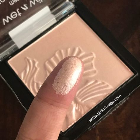 Best Highlighter Makeup, Wet N Wild Highlighter, Highlighter Swatches, Highlighter Brands, Hard Candy Makeup, Best Highlighter, Wet N Wild Makeup, Wet And Wild, High End Makeup