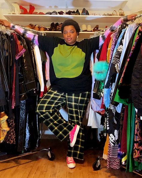 Gabriella Karefa-Johnson Styles Converse Spring 2021 Funky Outfits For Women, Grunge Outfits Plus Size, Vanity Fair Cover, Curvy Street Style, Gender Fluid Fashion, Afro Style, Street Style Grunge, New Converse