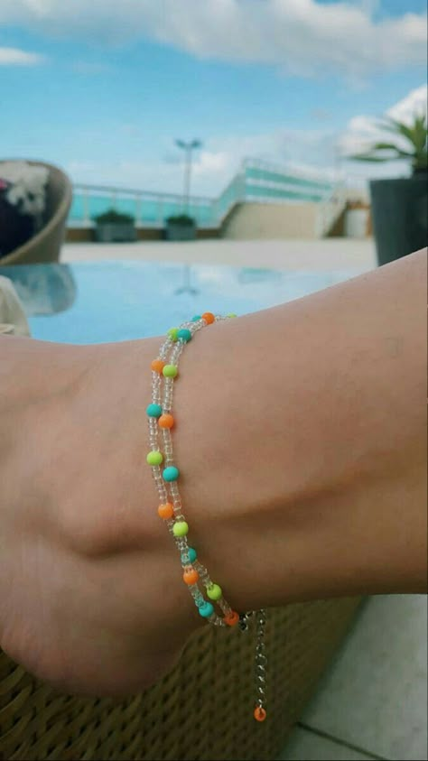 Jewerly Handmade Bracelets, Ankle Bracelet Ideas, Ankle Bracelets Diy, Diy Beaded Rings, Preppy Jewelry, Bracelets Handmade Diy, Beaded Necklace Diy, Diy Bracelet Designs, Beads Bracelet Design