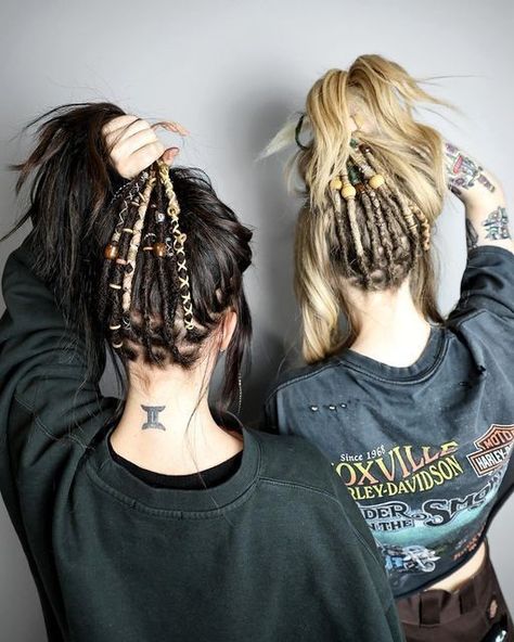 Half Dreaded Hair, Half Dreads, Synthetic Dreads Hairstyles, Dreads Short Hair, 2023 Friends, Short Haircut Tutorial, Partial Dreads, Boho Hair Wrap, Haircut Tutorial