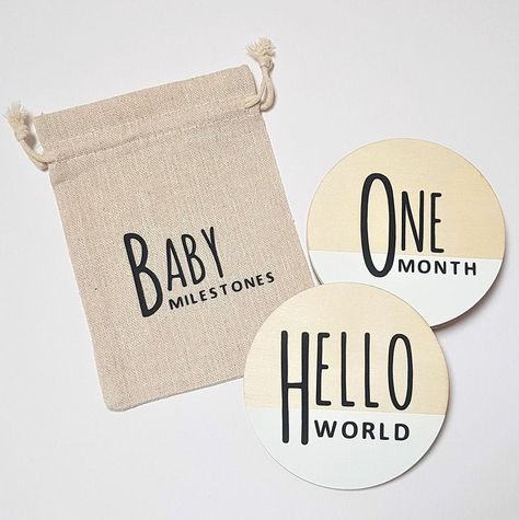 Baby Gifts Cricut, Cricut Baby Gifts, Baby Shower Cricut, Cricut Baby Shower, Milestone Discs, Cricut Baby, Baby Projects, Baby Milestone, Milestone Cards