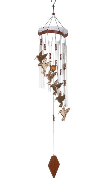 Let the summer breeze sing you a magical song! This charming windchime features pretty Londyn cutouts, gorgeous beads, metal chimes and wooden accents at top and bottom. Windchimes Outdoor, Wind Charm, Hummingbird Drawing, Wind Chimes Homemade, Suncatcher Diy, Wine Bottle Wind Chimes, Wind Sculptures, Lawn Ornaments, Hanging Mobile