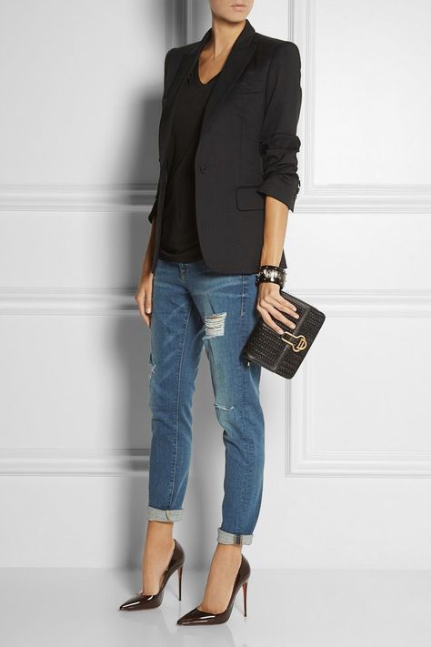 Wear a black blazer and navy destroyed boyfriend jeans for an effortless kind of elegance. Why not introduce black leather pumps to the mix for an added touch of style?   Shop this look on Lookastic: https://lookastic.com/women/looks/blazer-v-neck-t-shirt-boyfriend-jeans-pumps-clutch-bracelet/13405   — Black V-neck T-shirt  — Black Blazer  — Black Bracelet  — Black Woven Leather Clutch  — Navy Ripped Boyfriend Jeans  — Black Leather Pumps Ținute Business Casual, Looks Jeans, Fashion Week Spring 2014, Ripped Boyfriend Jeans, Mode Casual, Outfit Jeans, Ținută Casual, Inspired Outfits, 가을 패션