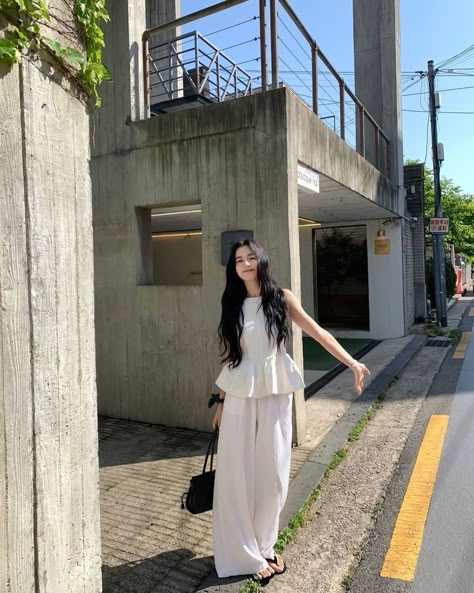 Tokyo Ootd Summer, Korean Summer Outfits 2024, Korea Summer Outfit, Korea Summer Fashion, Japan Summer Outfits, Japan Outfit Summer, Japan Ootd, Japan Outfits, Korean Summer Outfits