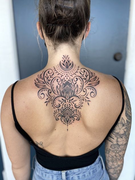 Samoan Back Tattoo, Mandala Back Tattoo, Mandala Chest Tattoo, Polynesian Leg Tattoo, M Tattoos, Wicked Tattoos, Hip Tattoos Women, Floral Tattoo Sleeve, Back Tattoo Women