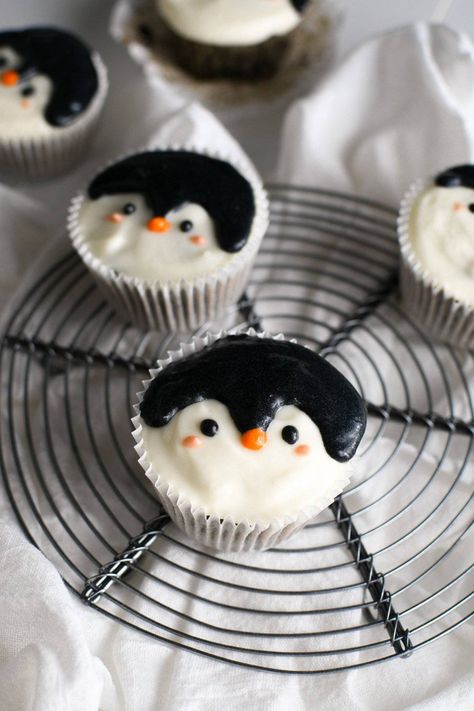 Penguin Cupcakes, My Teddy Bear, Sesame Cookies, Teddy Bear Cookies, Black Food Coloring, Orange Frosting, Orange Food Coloring, Cupcakes With Cream Cheese Frosting, Make Cream Cheese