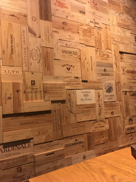 Wine Crate Decor, Wine Crate Wall, Wine Box Diy, Wine Crate Paneling, Wine Box Wall, Zigarren Lounges, Wood Burning Stoves Living Room, Crate Decor, Wood Wine Box