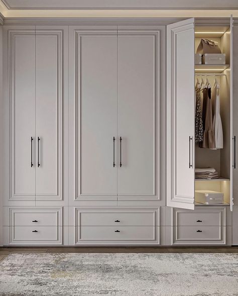 Closed Walk In Closet Wardrobes, Bedroom Armoire Wardrobe Closet, Bedroom Built In Wardrobe With Desk, Garderobe Room, Minimal Wardrobe Design, Wardrobe Panelling, Off White Room, Wardrobe Interior Layout, Wardrobe Layout