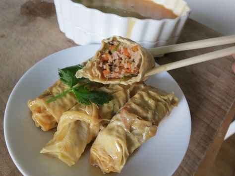 Experiments with Dim Sum: Steamed Bean Curd Roll « World of Wong Tofu Ideas, Asian Tofu Recipes, Curd Recipes, Bean Curd Skin, Smoked Pork Loin, Dim Sum Recipes, Tofu Dishes, At The Restaurant, Bariatric Recipes