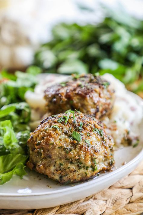 Garlic Butter Meatballs, Butter Meatballs, Ground Turkey Meatballs, Make Garlic Butter, Easy Family Recipes, Butter Pasta, One Pan Dinner, Meatballs Easy, Meatball Recipe