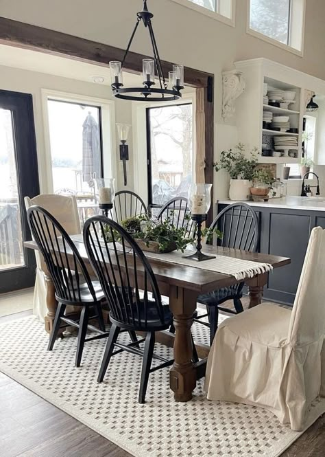 Modern Old House, Old House Interior Design, Victorian House Interiors, Old House Interior, Cozy Homes, Farmhouse Kitchen Tables, House Interior Design, Kitchen Tables, House Decorating