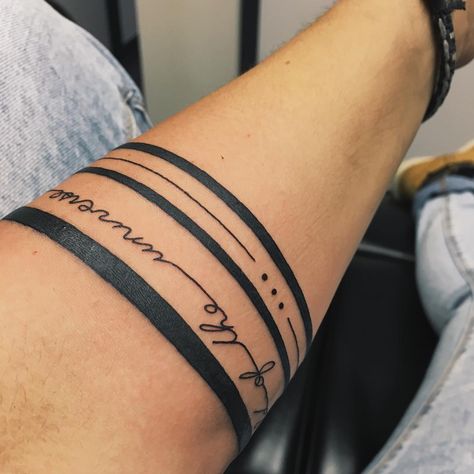 29+ Significant Armband Tattoos – Meanings and Designs (2019) tattoos,tattoos for women,tattoos for guys,tattoos for women small,tattoos for women half sleeve,tattoos ideas,tattoos ideas unique, #tattoos #ink #bodyart #tattooideen #tattoovorlagen Tattoo Bein Frau, Armband Tattoo Meaning, Tato Nama, Tattoo Band, Tato Dengan Makna, Tato Henna, Armband Tattoos, Band Tattoo Designs, Female Tattoos