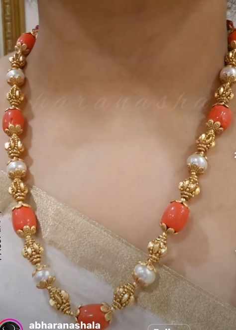 Coral Gold Bangles, Coral Sets In Gold, Pagadalu Chains, Coral Bangles Gold Indian, Coral Jewelry Indian Gold, Simple Bridesmaid Jewelry, Pearl Haram, Heavy Jewellery, Simple Necklace Designs