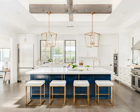 GOLD, White, and Blue American Kitchen - Dura Supreme Cabinetry Navy And White Kitchen, White And Gold Kitchen, Blue Family Rooms, Kitchen Paint Ideas, Beautiful White Kitchens, Blue Kitchen Island, Blue Painted Walls, Navy Blue Kitchen, House Vision Board