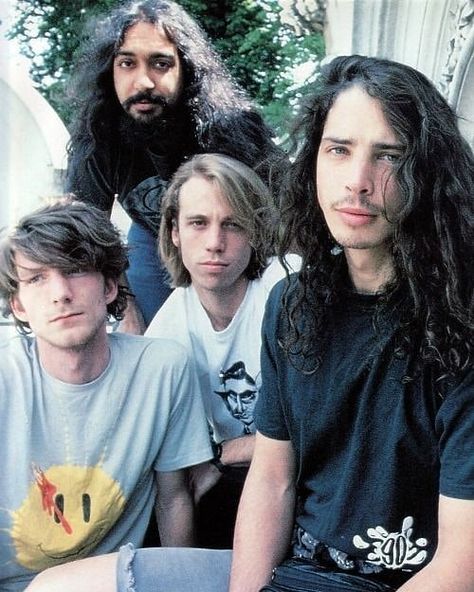 Wipe that grunge off your face on Instagram: “❤❤❤❤” Temple Of The Dog, Grunge Guys, Grunge Band, 90s Music, Alice In Chains, Chris Cornell, Pearl Jam, Music Icon