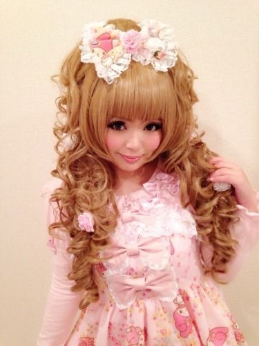 Pink Princess Dresses, Hime Gal, Gyaru Hair, Gyaru Makeup, Dramatic Hair, Hime Gyaru, Gyaru Fashion, Steampunk Clothing, J Fashion