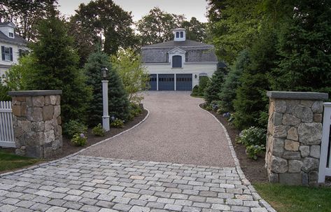 Cobblestone Driveway Apron, Tar And Chip Driveway, Driveway Apron, Driveway Materials, Beautiful Driveways, Permeable Driveway, Driveway Entrance Landscaping, Modern Driveway, Cobblestone Driveway