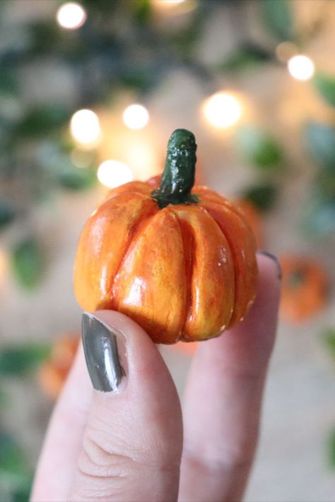 How to make air dry clay pumpkins- Happy October! DIY Autumn Halloween decor Air Dry Clay Pumpkins, October Diy, Make Air Dry Clay, Clay Pumpkins, Pumpkins Diy, Halloween Pumpkin Diy, Halloween Clay, Diy Air Dry Clay, Air Dry Clay Projects