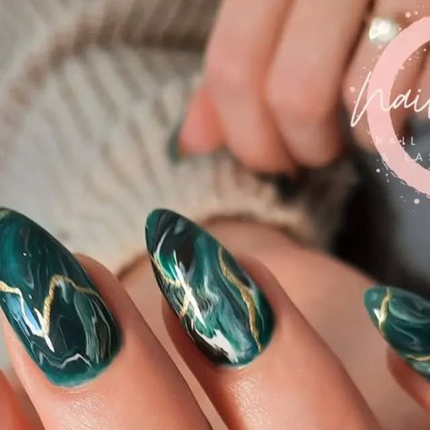 Courtney Tarbet on Instagram: "Marble in emerald green These are her natural nails reinforced with rubber base with gelpolish and free hand art   #rubberbasenails #rubberbase #geloverlay #gelnails #gelpolish #marblenailsart #marblenails #greennails #almomdnails #nailart #nailsdesign #greenandgoldnails" Emerald Marble Nails, Marble Dip Nails, Marble Effect Nails, Almomd Nails, Green Marble Nails, Emerald Marble, Gel Overlay, Marble Nails, Green Marble