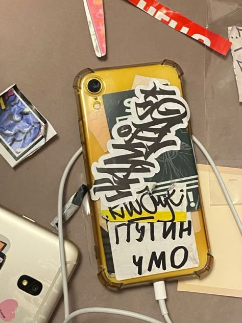 Graffiti Ideas, Iphone Stickers, Backpack Organization, Iphone Obsession, Collage Phone Case, Pretty Phone Cases, Apple Phone Case, Graffiti Wall Art, Graffiti Wall