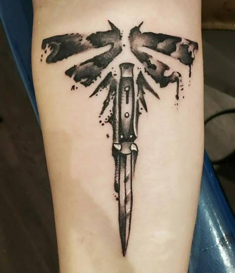 Best 17 The Last of Us Tattoos - NSF - Magazine The Last Of Us Cordyceps Tattoo, Ellie The Last Of Us Tattoo Ideas, Firefly Tattoo The Last Of Us, Zombie Apocalypse Tattoo, Ellie Knife Tattoo, Tatuagem The Last Of Us, The Last Of Us Tattoo Ideas, Twd Tattoo Ideas, The Last Of Us Quotes