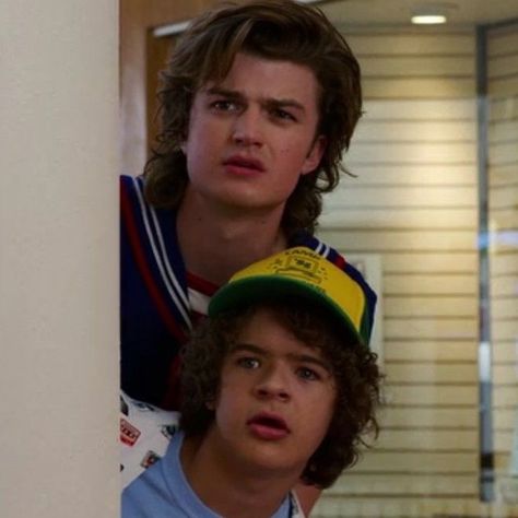 Meet your Posher, Caitlin Dustin Henderson And Steve Harrington, Dusty Bun, Dustin Henderson, Joe Kerry, Stranger Things Dustin, Stranger Things Poster, Stranger Things Season 3, Stranger Things Steve, Stranger Things Tv