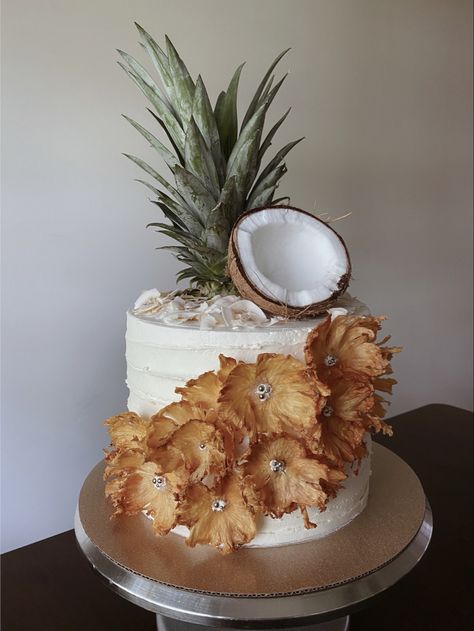 Tropical Island Cake Ideas, Pineapple Coconut Cake Decoration, Coconut Shaped Cake, Pina Colada Cake Decoration, Tropical Cake Recipes, Tiki Cake Ideas, Coconut Cake Decoration Ideas, Pineapple Theme Cake, Pineapple Cake Designs Birthday