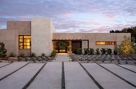 Southwestern Home Exterior, Desert House Exterior, Desert Home Exterior, Modern Adobe House, Southwestern House, Modern Adobe, Modern Desert Home, Modern Southwestern, Concrete Houses