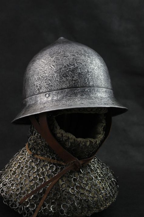 I know that the mail coif looks loose, but I like the helmet more Medieval Helmet, Helmet Designs, Helmet Armor, Medieval Helmets, Robert P, Armor Clothing, A Knight's Tale, Ancient Armor, Historical Armor