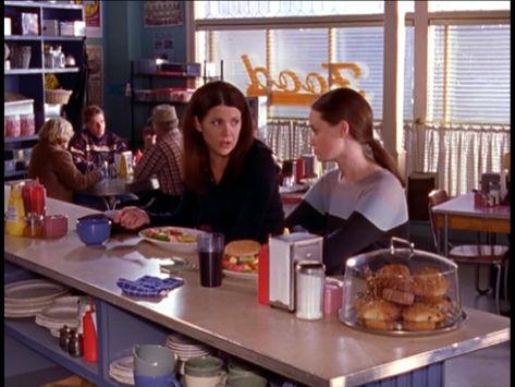 Dooses Market, Gilmore Girl, Lorelai Gilmore, Lizzie Mcguire, Stars Hollow, Rory Gilmore, Gilmore Girls, Movies And Tv Shows, Diner