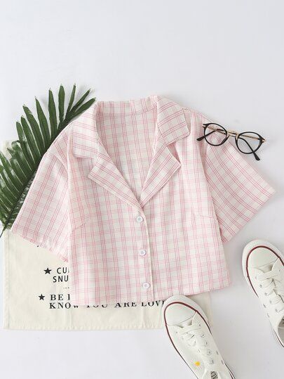 Blouse Flatlay, Crop Shirts For Women, Flatlay Clothes, Blusas Crop Top, Minimal Dress, Smart Casual Dress, Crop Top Designs, Womens Tops Dressy, Everyday Fashion Outfits