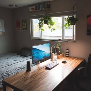 Minimal Setups (@minimalsetups) • Instagram photos and videos Small Gamer Bedroom, Teenage Mind, Apple Set, Interior Design Examples, Gamer Bedroom, Home Workspace, Minimal Interior, Desk Setups, Minimal Interior Design