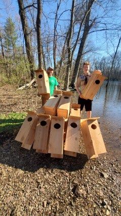 Easy Eagle Scout Project Ideas, Eagle Scout Projects, Garden Work Benches, Eagle Project Ideas, Community Project Ideas, Eagle Scout Project Ideas, Boy Scouts Eagle, Scout Projects, Eagle Scout Ceremony