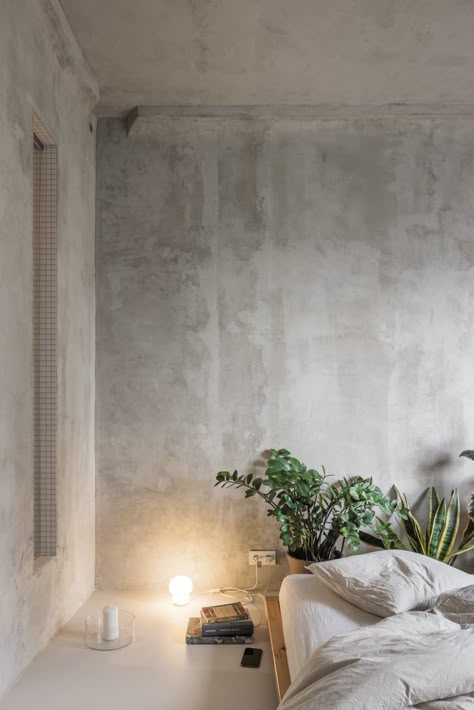 Concrete Wall Bedroom, Concrete Bedroom, Concrete Effect Paint, Concrete Walls, Flat Interior, Keep The Lights On, Painting Concrete, Affordable Housing, Bratislava