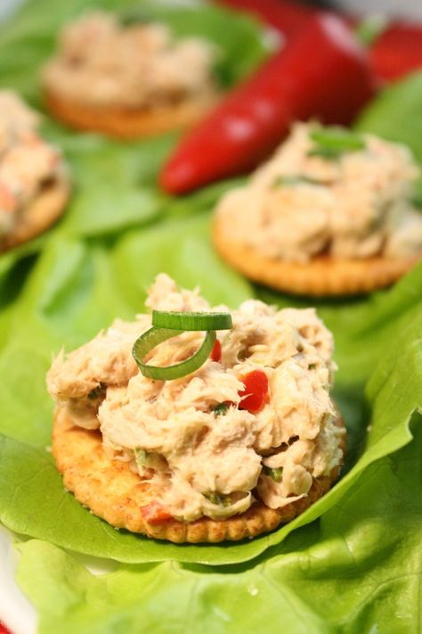 Spicy Asian Tuna Salad – Cooking Clarified Asian Tuna, Diet Smoothie Recipes, Cheap Healthy Meals, Smoothie Diet Plans, Quick Healthy Meals, Healthy Diet Recipes, Healthy Meal Plans, Tuna Salad, Easy Delicious Recipes