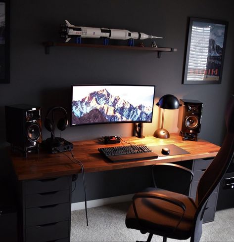 Gamer Rum, Diy Computer Desk, Minimal Living Room, Desk Diy, Computer Desk Setup, Computer Setups, Home Studio Setup, Desktop Setup, Pc Setups