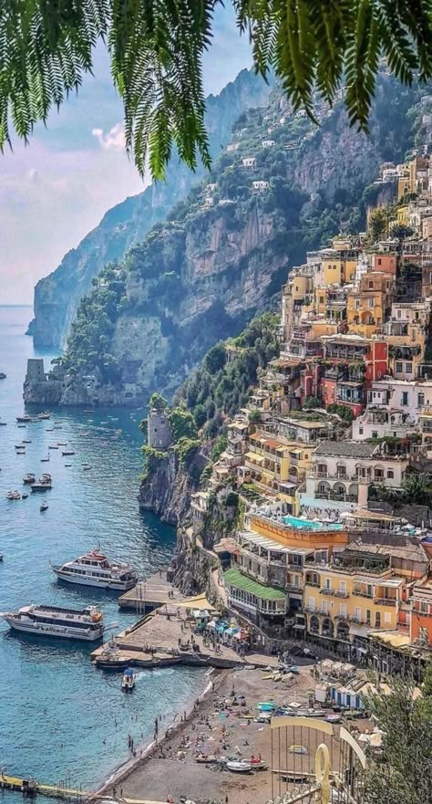 Positano 🇮🇹 Positano Aesthetic, Traditional Italian Food, Food Drive, Positano Italy, Europe Travel Guide, Tuscany Italy, Best Places To Visit, Travel Goals, Italian Food