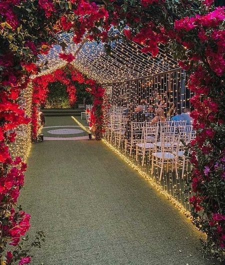 Engagement Decorations Indian Outdoor, Outdoor Wedding Walkway Ideas, Entry Gate For Wedding, Bridal Entrance Ideas, Indian Entrance Decor Ideas, Entry Gate Decoration Wedding, Bridal Entry Ideas Indian, Wedding Gate Entrance, Reception Decoration Ideas